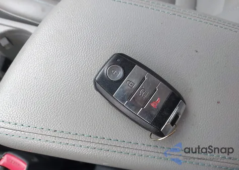 2018 Kia Niro Touring from USA, damaged, VIN KNDCE3LC3J5108199